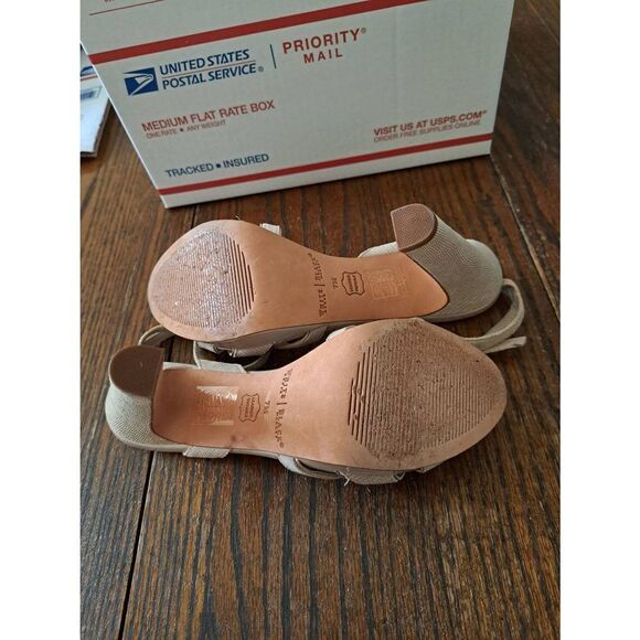 Size 7M White House Black Market Camille Natural Chunky High Heel Shoes Biscotti - Picture 6 of 6